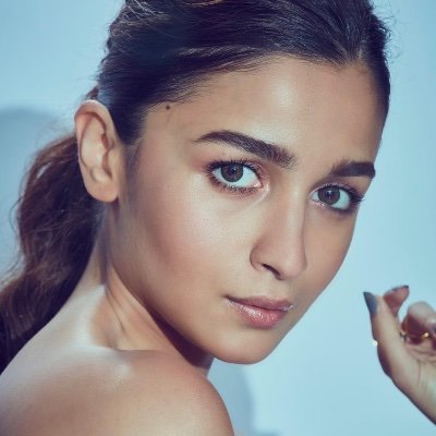 "I want to punch people who say star kids have it easy" - Alia Bhatt bursts out her anger