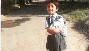 9 Unseen Pics of Cutest Bollywood Celebs in School uniforms