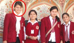 9 Unseen Pics of Cutest Bollywood Celebs in School uniforms