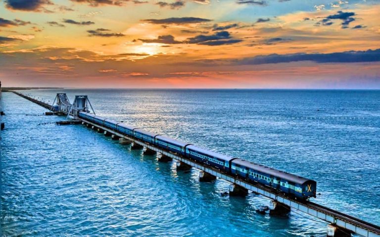 These amazing train journeys across the world will give you a lifelong experience