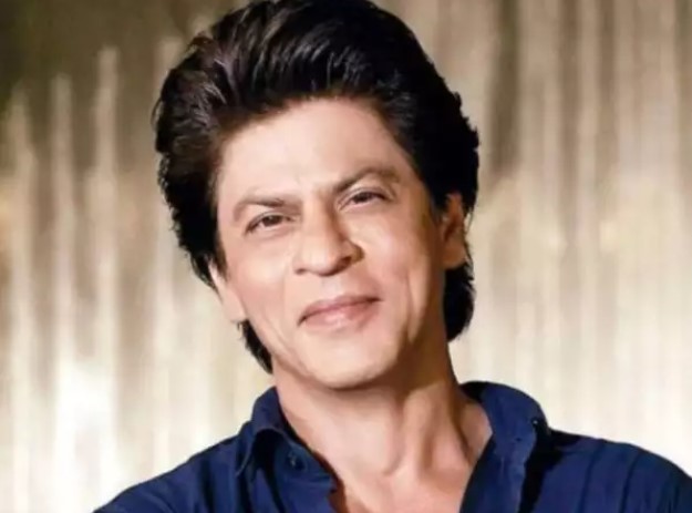 User asks SRK if he wants to sell his house Mannat, his reply wins internet