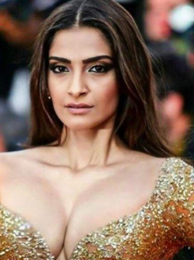 "My t*ts and a*s are not very nice" - Sonam Kapoor makes a dark statement