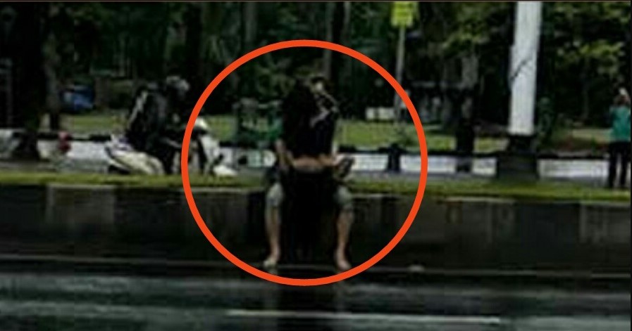 List of 10 Shameless Couples who had Sex in Public places