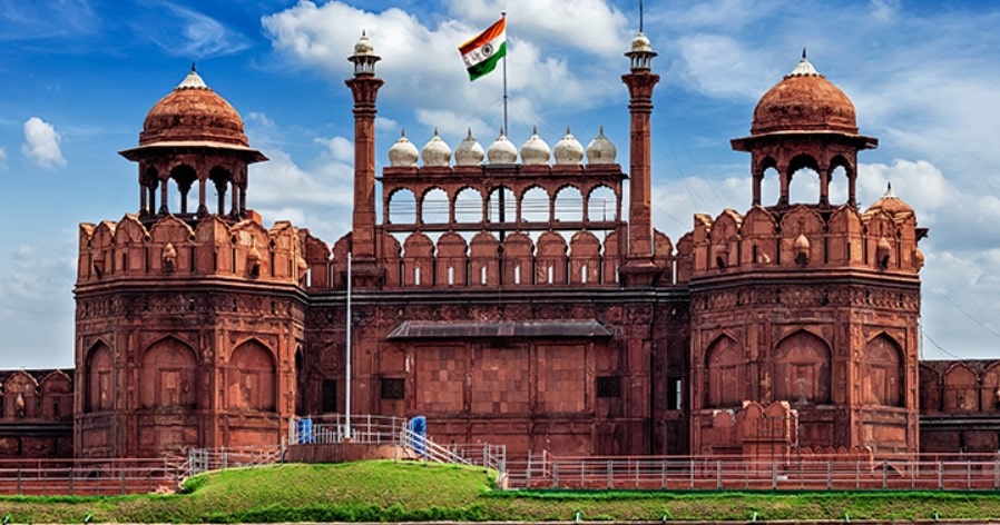 Best of India: The 10 Famous Monuments to Visit In India, details inside