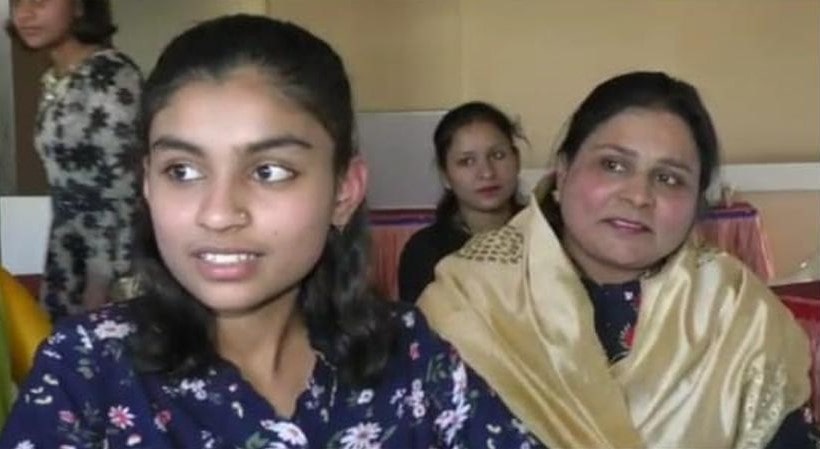 Muslim schoolgirl from Madhya Pradesh learns Bhagavad Gita