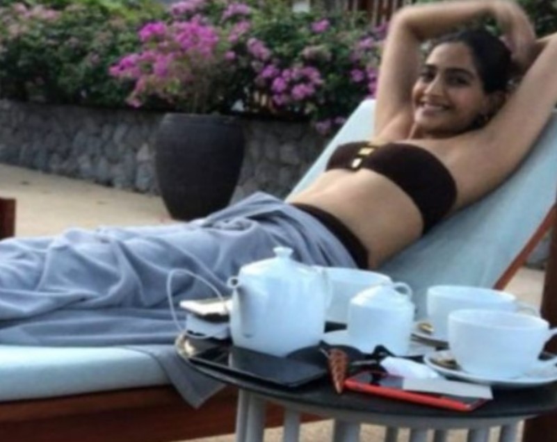 "You have a flat chest" - Netizens troll Sonam Kapoor; actress strikes back!