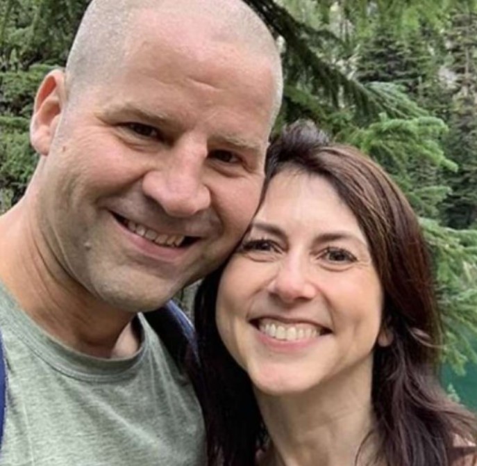 Jeff Bezos' billionaire ex-wife married a teacher; here's how Amazon Boss reacted?