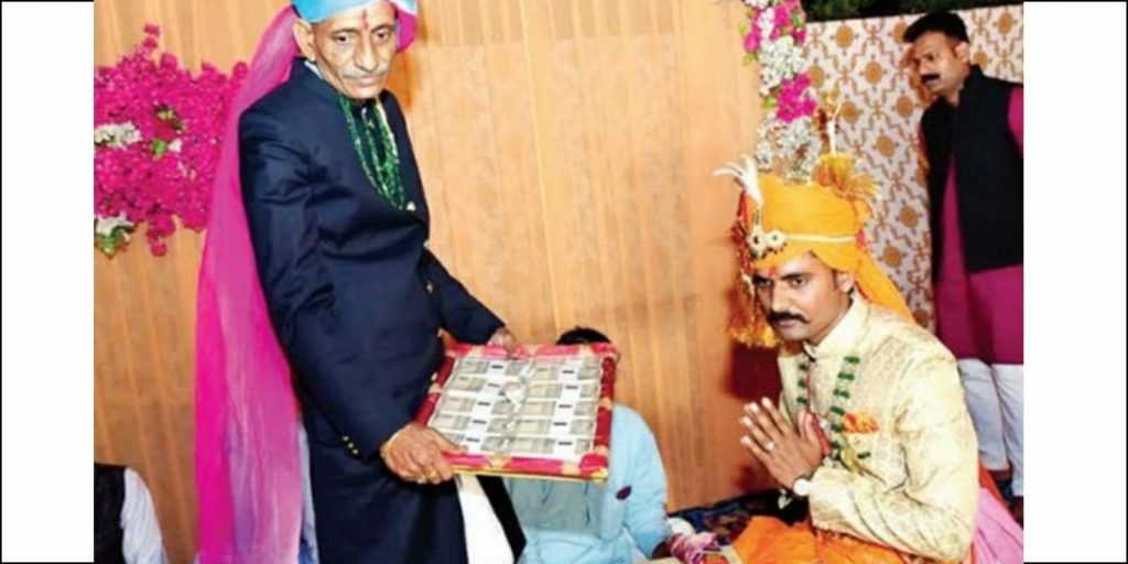Salute! This BSF Jawan refused Rs 11 lakh dowry, instead took Rs.11 and a Coconut