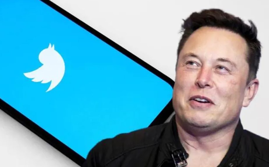 Woman thanks Elon Musk for following her on Twitter; here's what Tesla CEO replied!