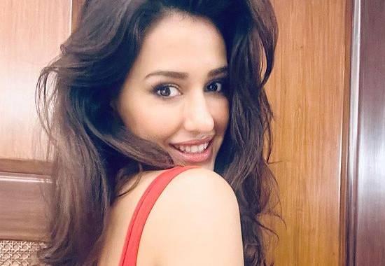 Pervert tries to mess with Disha Patani and this is how she gave it back!
