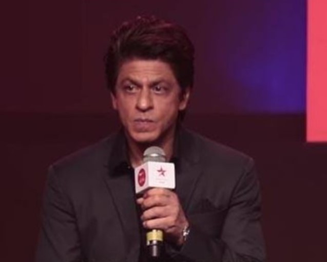 Female reporter makes a big blunder while calling Shah Rukh Khan, this is how SRK replied 
