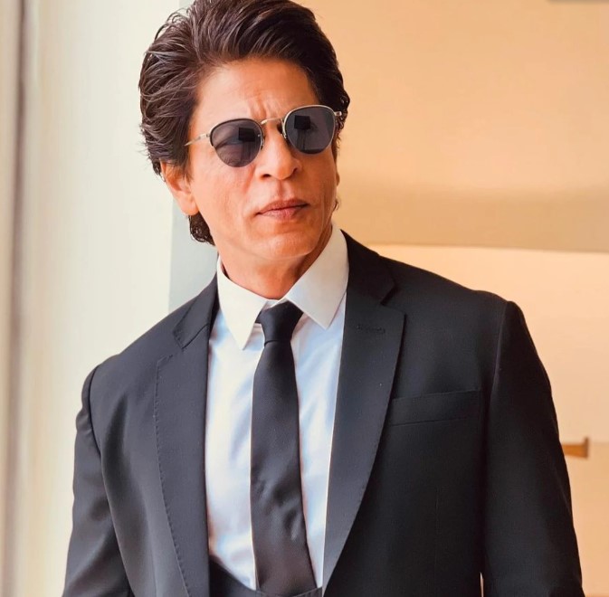 Fan asks refund after watching two Shah Rukh Khan's films, this is how SRK replied