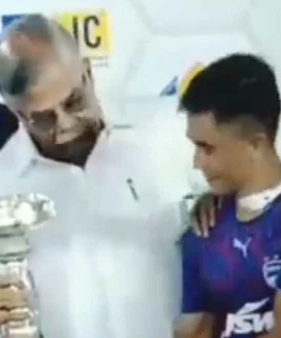 West Bengal governor pushes Sunil Chhetri during award ceremony, video goes viral
