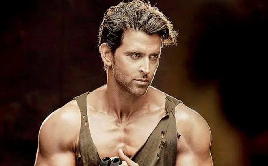 "Does Hrithik have a cigarette in his hand" - Girl questions the actor, Greek God gives epic reply!