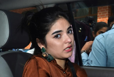Zaira Wasim gives her honest reaction to picture of woman eating in Niqab, read more details