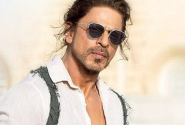 Fan asks Shah Rukh Khan a security question, the actor gives a top-tier reply!
