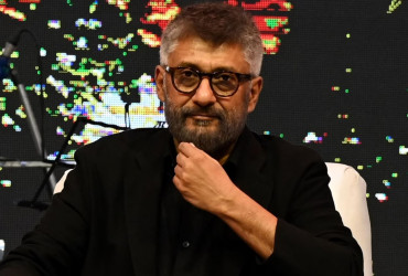 Guy tells Vivek Agnihotri, "Instead of Books, please feed poor people", the Indian director gave a classy response!