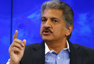 Fan edits Anand Mahindra's Pic with Cowboy Hat, here's what the Billionaire replied...