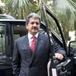 Man tries to irritate Anand Mahindra by asking a silly question but Billionaire gave the best response!