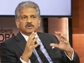 Anand Mahindra Was Asked When He'll Become Richest Man in India, His Reply Wins Hearts!