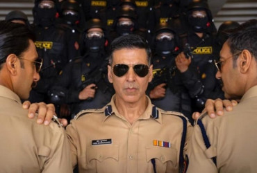 IPS officer finds an error in Akshay Kumar movie's pic, the actor replies!