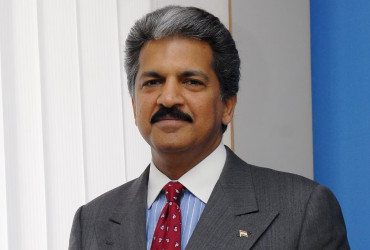 User asks Anand Mahindra, "Sir, What's your Age?", gets a cheeky response!