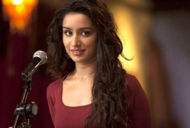 Fan asks 'Marriage kab karogi?, Shraddha leaves the internet in splits with her reply!