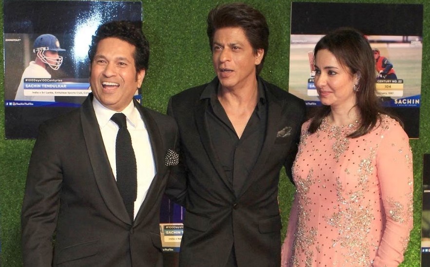 Sachin Tendulkar posts a touching tweet for SRK on his B'day, his tweet goes viral