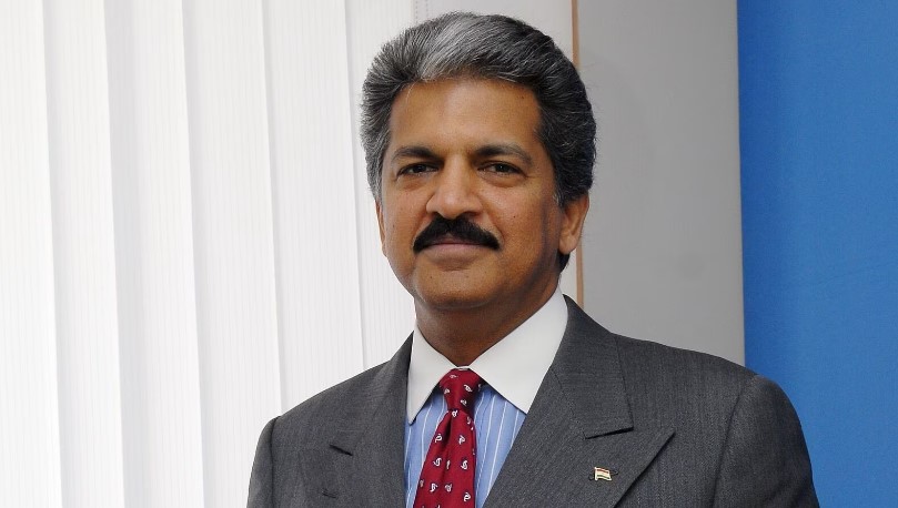 Fan tags Anand Mahindra and gives an interesting suggestion, here's how the billionaire replied