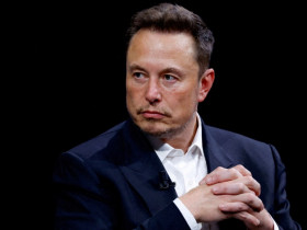 Woman thanks Elon Musk for following her on X, World's richest man responds!