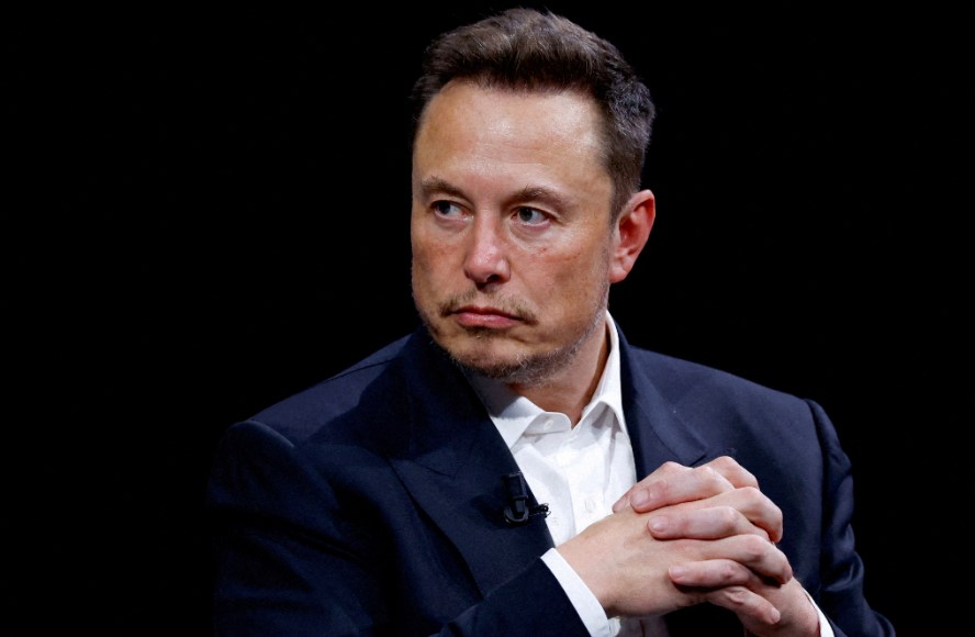 Woman thanks Elon Musk for following her on X, World's richest man responds!