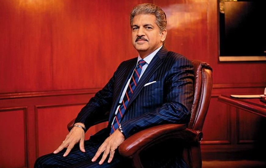 Industrialist Anand Mahindra gave a top-notch reply to the Man who made an Electric Jeep and asked for a Job!