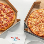 Dominos reacts after a Man shares pics of 'Glass pieces' in his Pizza!
