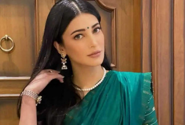 User asks Shruti Haasan if she has the habit of smoking, her reply is lit